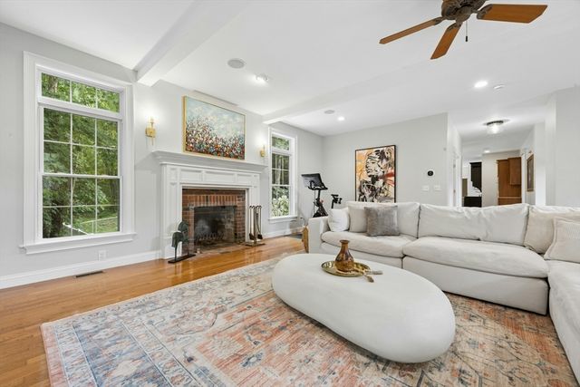 33 Dairy Drive, Upton, MA 01568