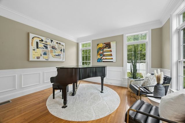 33 Dairy Drive, Upton, MA 01568