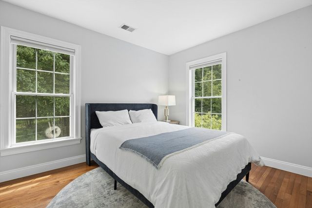 33 Dairy Drive, Upton, MA 01568