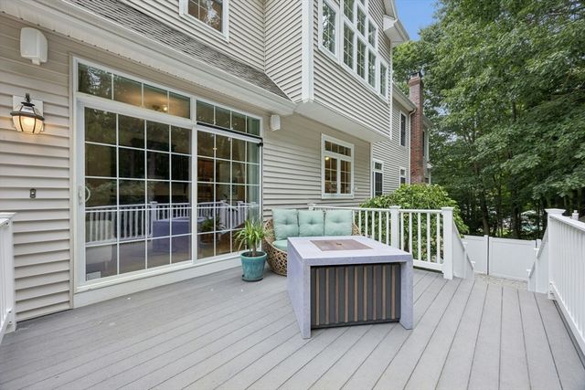 33 Dairy Drive, Upton, MA 01568