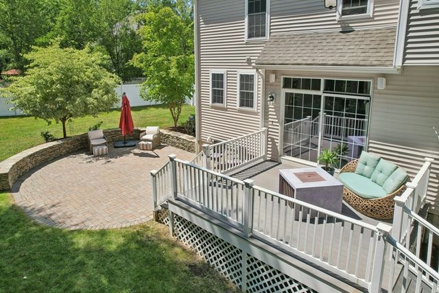 33 Dairy Drive, Upton, MA 01568