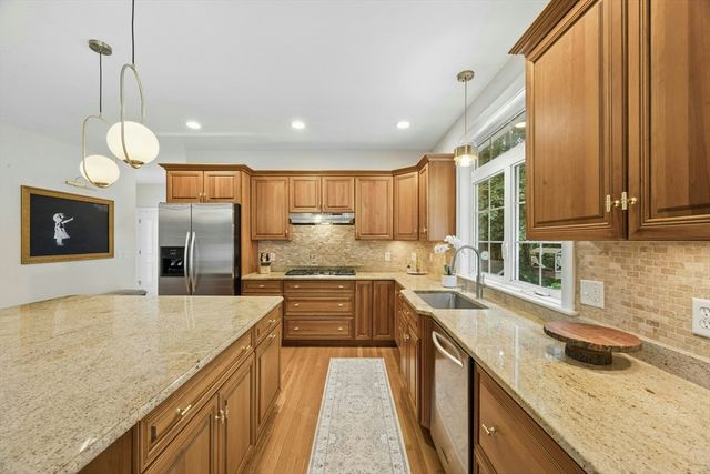 33 Dairy Drive, Upton, MA 01568