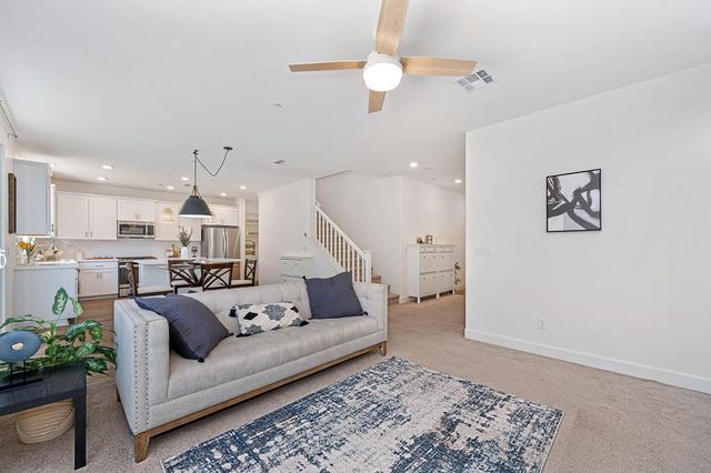 8033 Oxbow Landing Loop, Roseville, CA 95747