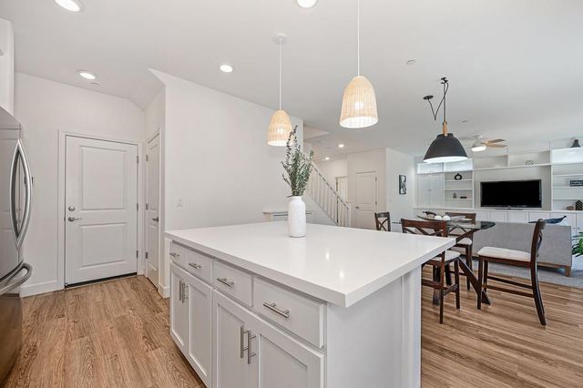 8033 Oxbow Landing Loop, Roseville, CA 95747