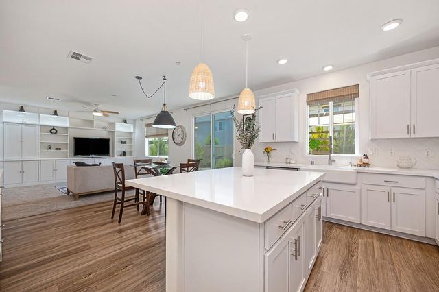 8033 Oxbow Landing Loop, Roseville, CA 95747