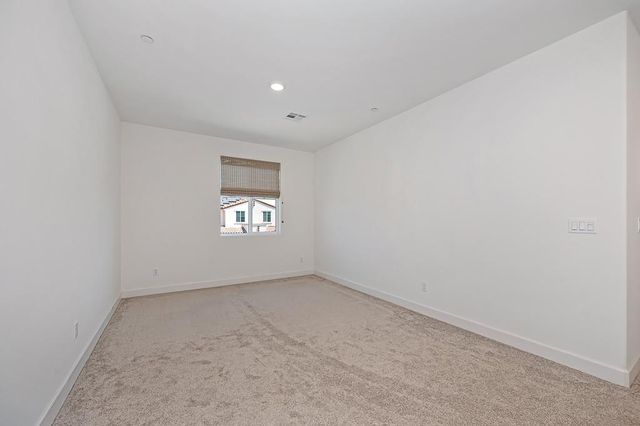 8033 Oxbow Landing Loop, Roseville, CA 95747