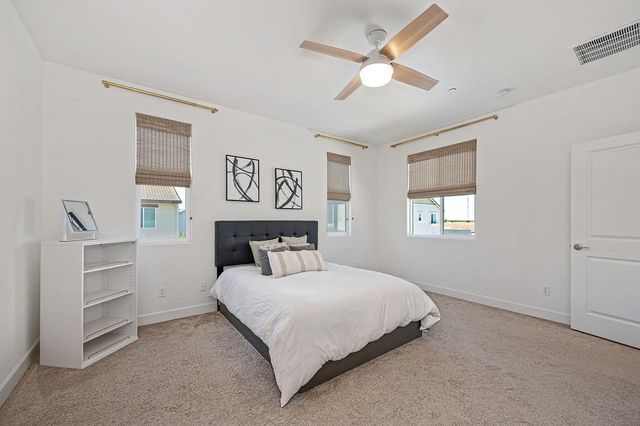 8033 Oxbow Landing Loop, Roseville, CA 95747
