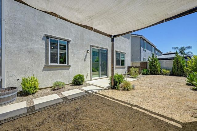8033 Oxbow Landing Loop, Roseville, CA 95747