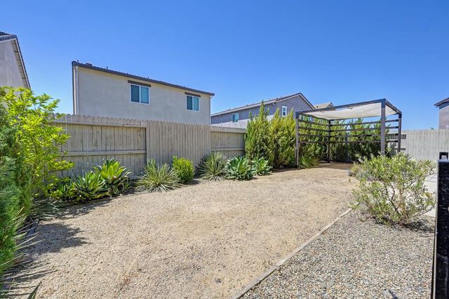 8033 Oxbow Landing Loop, Roseville, CA 95747