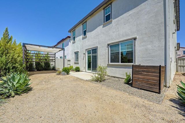 8033 Oxbow Landing Loop, Roseville, CA 95747