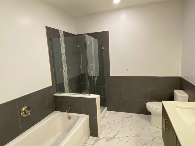 18 Cliveden St 205, Quincy, MA 02169