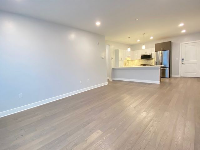 18 Cliveden St 205, Quincy, MA 02169