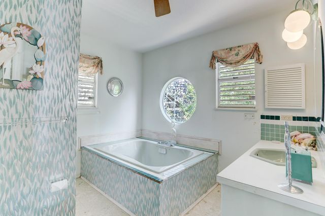 308 Bay Avenue, Kemah, TX 77565