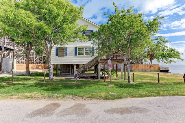 308 Bay Avenue, Kemah, TX 77565