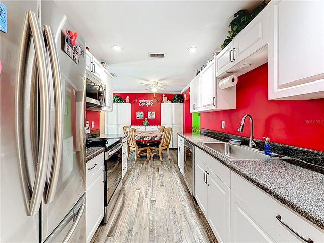 9445 SE 119TH LANE, Belleview, FL 34420