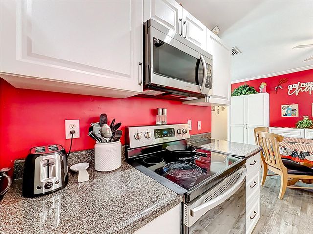 9445 SE 119TH LANE, Belleview, FL 34420