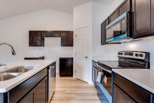 2401 S Wheatland Ct, Wichita, KS 67235