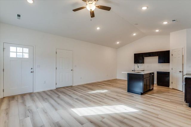 2401 S Wheatland Ct, Wichita, KS 67235