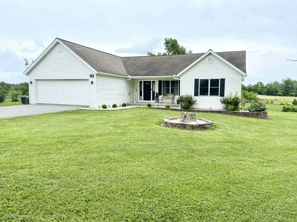 19 Gregg Lane, Harrisburg, IL 62946 — exterior