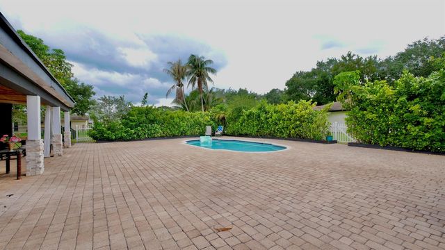 5191 SW 109th Avenue, Davie, FL 33328