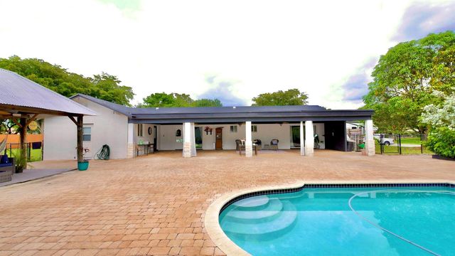 5191 SW 109th Avenue, Davie, FL 33328