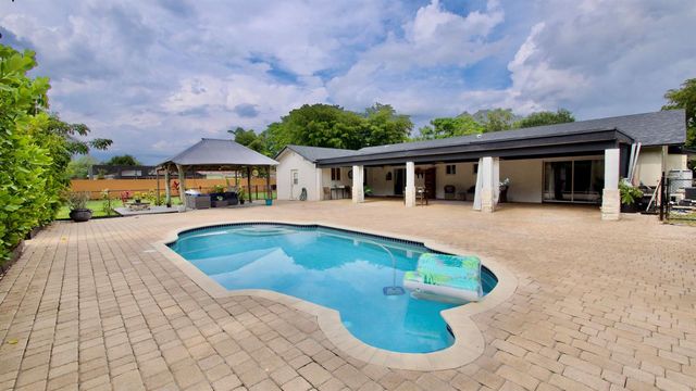5191 SW 109th Avenue, Davie, FL 33328