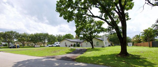 5191 SW 109th Avenue, Davie, FL 33328