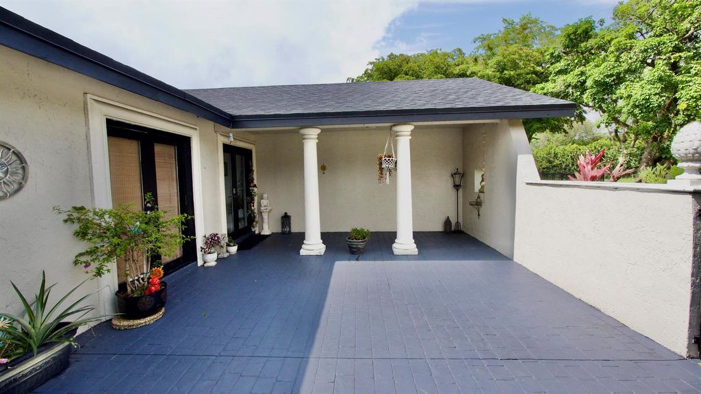 5191 SW 109th Avenue, Davie, FL 33328