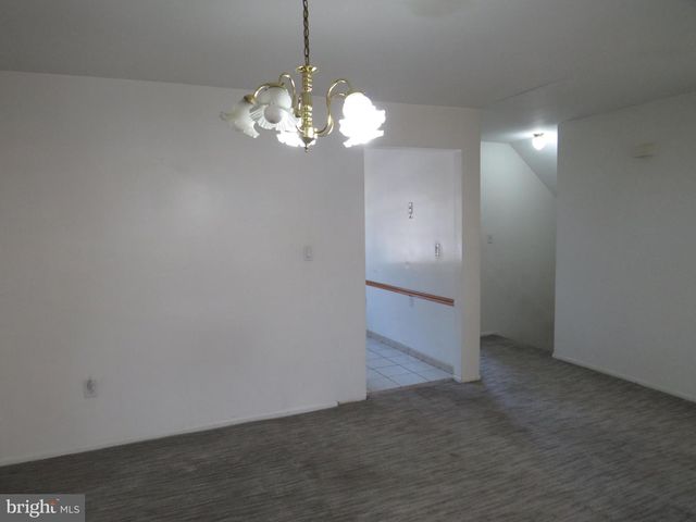 1316 SILVER CT, Hamilton, NJ 08690