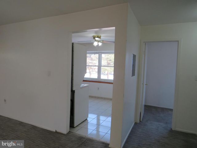 1316 SILVER CT, Hamilton, NJ 08690