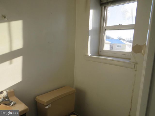 1316 SILVER CT, Hamilton, NJ 08690