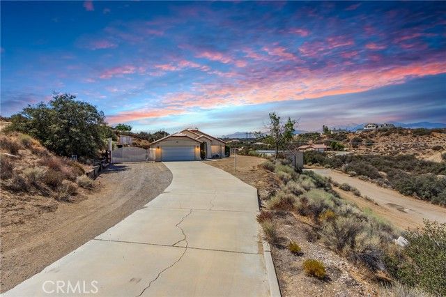 7170 Joshua Road, Oak Hills, CA 92344