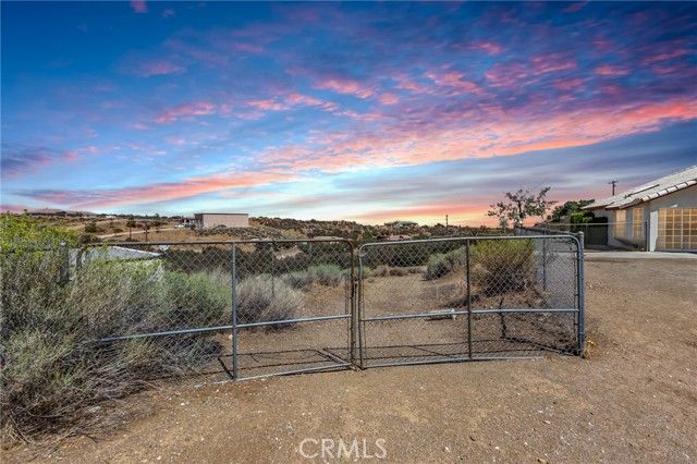 7170 Joshua Road, Oak Hills, CA 92344