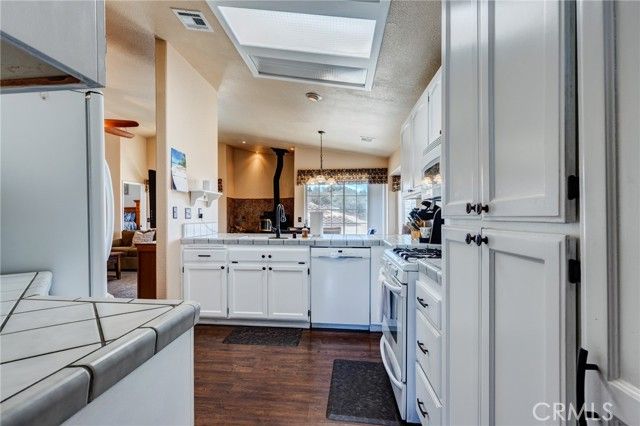 7170 Joshua Road, Oak Hills, CA 92344