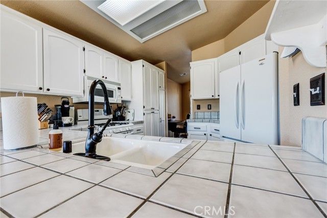 7170 Joshua Road, Oak Hills, CA 92344