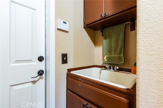 7170 Joshua Road, Oak Hills, CA 92344