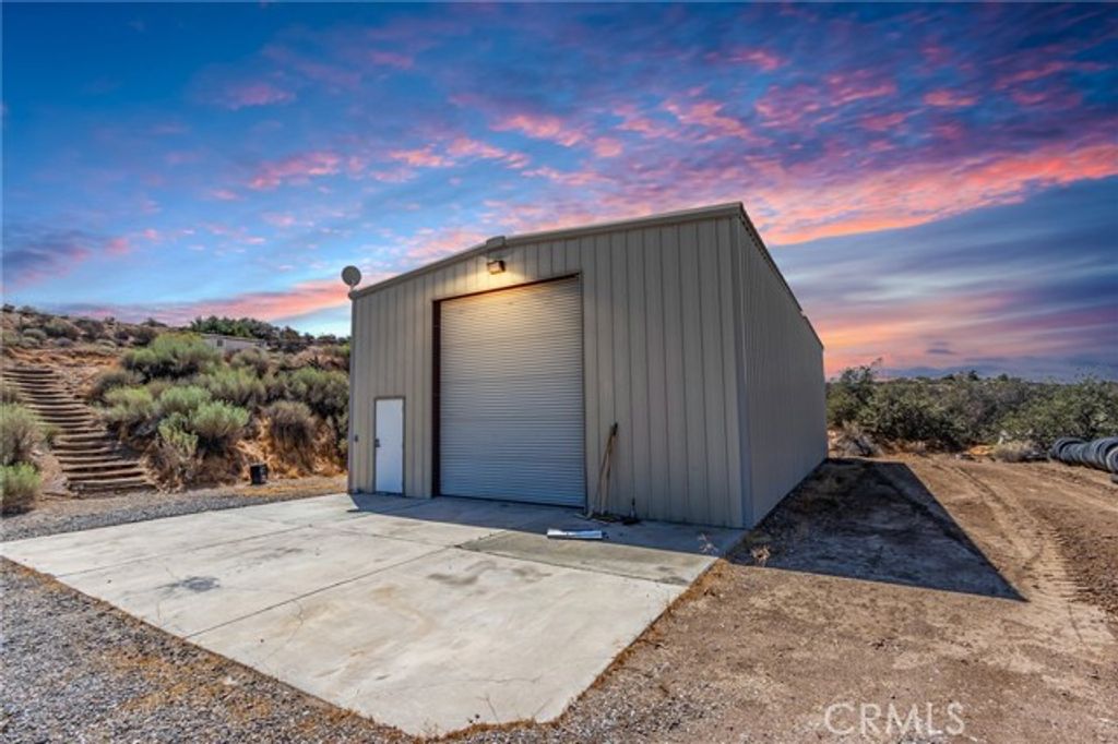 7170 Joshua Road, Oak Hills, CA 92344