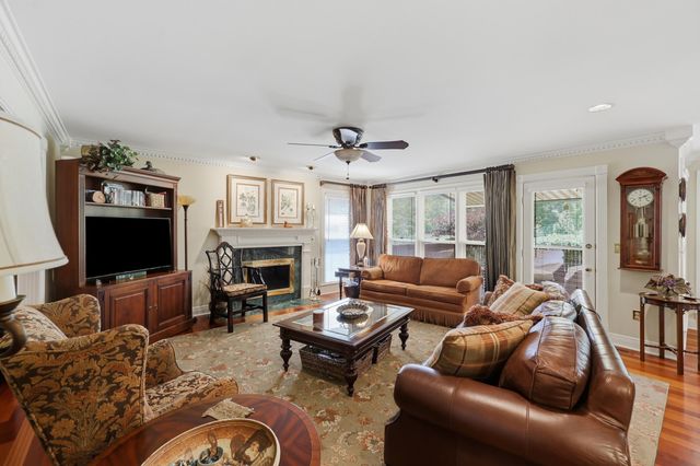 1121 Andover Forest Drive, Lexington, KY 40509
