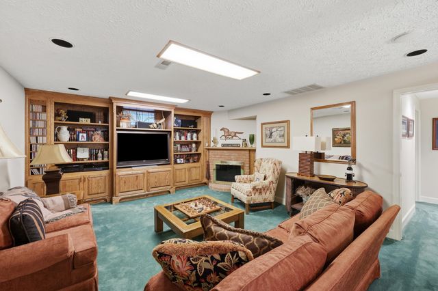 1121 Andover Forest Drive, Lexington, KY 40509