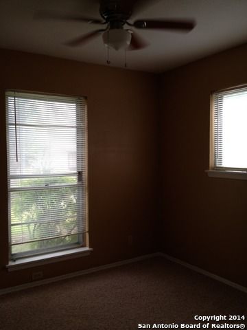213 ROYAL DR, Converse, TX 78109