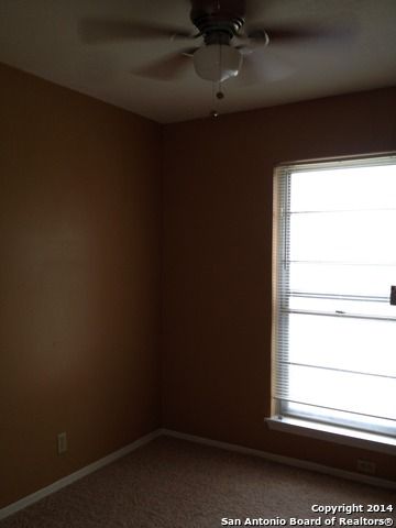 213 ROYAL DR, Converse, TX 78109