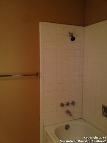 213 ROYAL DR, Converse, TX 78109