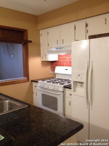 213 ROYAL DR, Converse, TX 78109