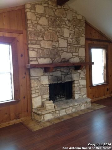 213 ROYAL DR, Converse, TX 78109