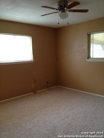 213 ROYAL DR, Converse, TX 78109