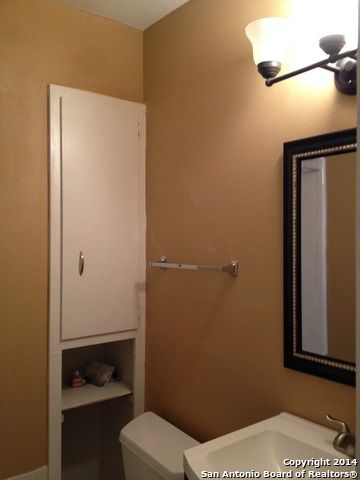 213 ROYAL DR, Converse, TX 78109
