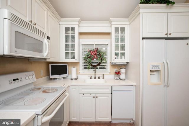 1513 KUSER RD, Hamilton, NJ 08619