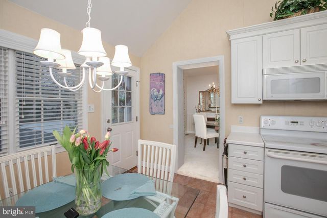 1513 KUSER RD, Hamilton, NJ 08619