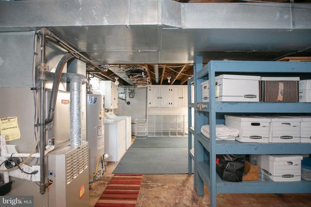 1513 KUSER RD, Hamilton, NJ 08619