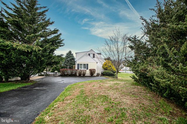 1513 KUSER RD, Hamilton, NJ 08619